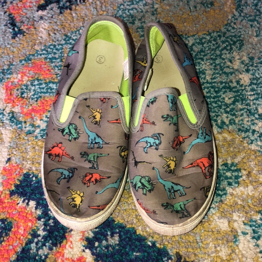 🧜🏼‍♀️3 for $15 item!🧜🏼‍♀️ dinosaur slip ons